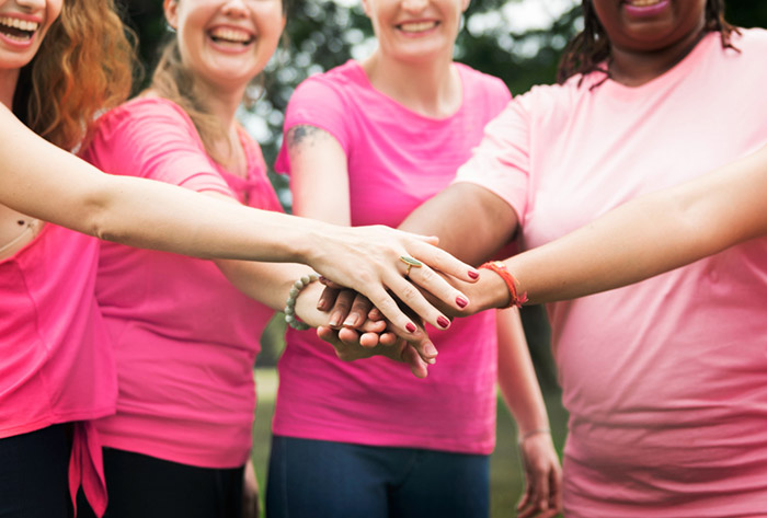 women fighting breast cancer naslovna