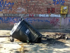 zapaljeni kontejneri n