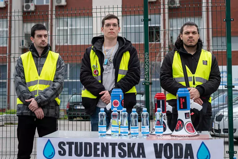 zrenjanin protest ispred vodovoda n