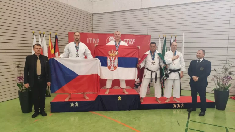 samolovac na postolju 67fcb9452aa81