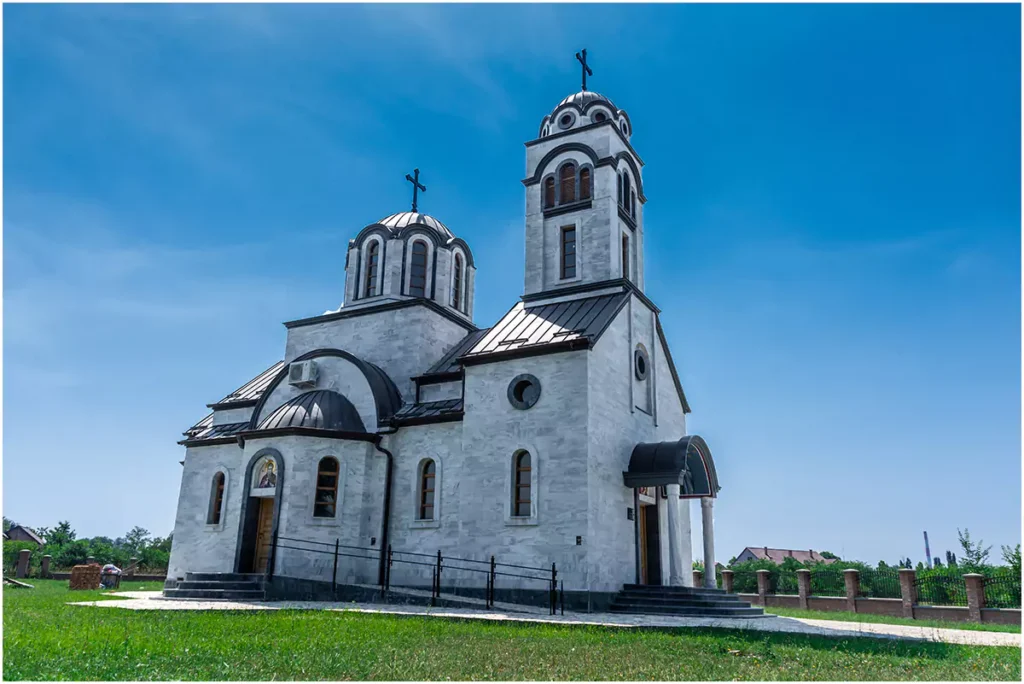 hram svetog oca nikolaja zrenjanin 02 681b08b507264