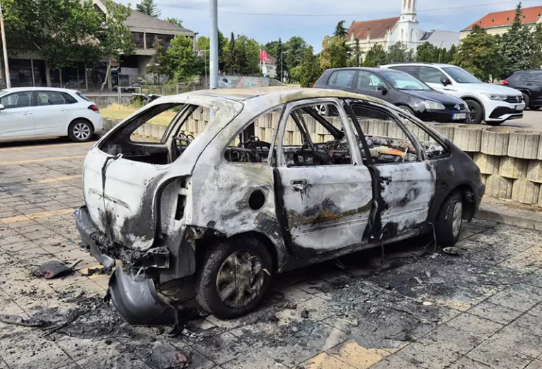 izgoreo auto u zrenjaninu