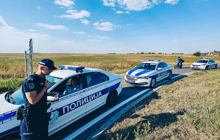 policija aradac n