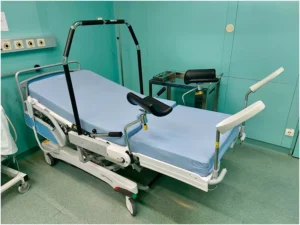 motorizovani porodajni krevet 68ee1e6c33803