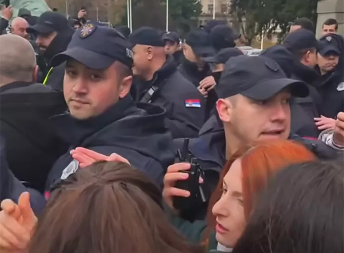 opozcija 6926f5e4b993e