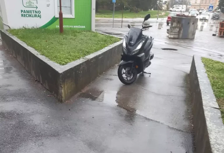 skuter kod kulturnog s