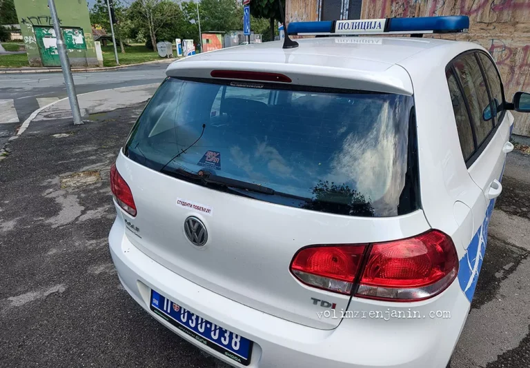 policija auto s